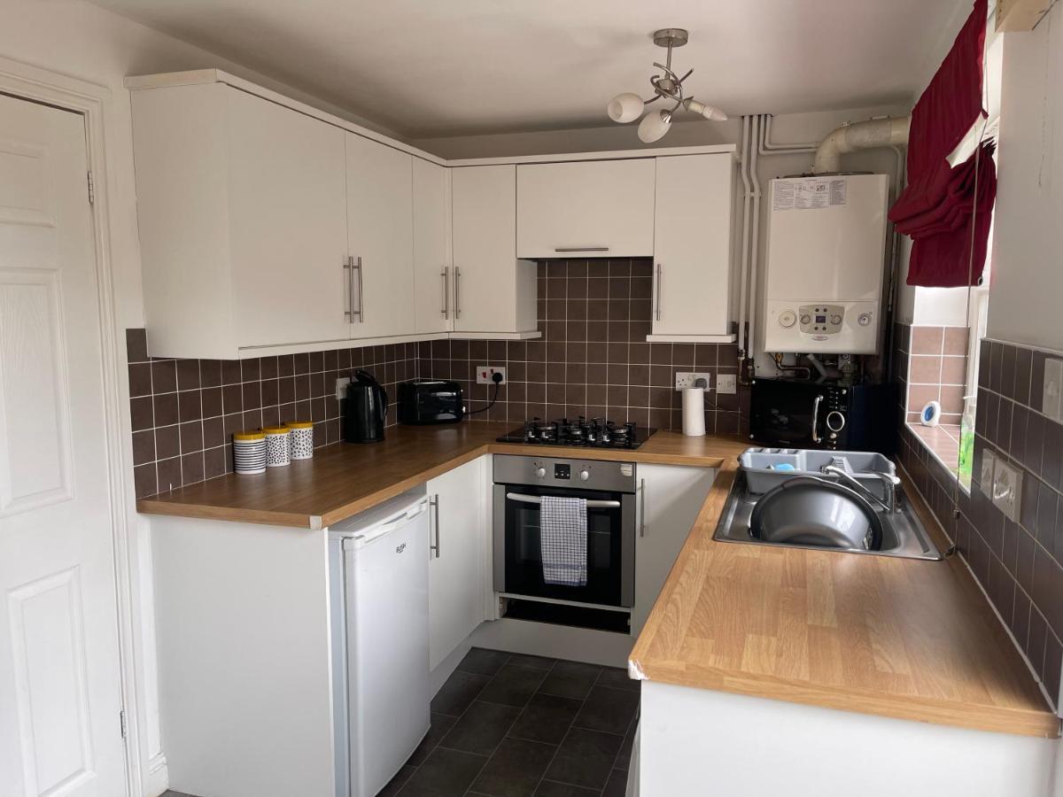 House Number 12 Sleeps Up To 4 With Smart Tvs In Every Room Wellington  Exteriér fotografie